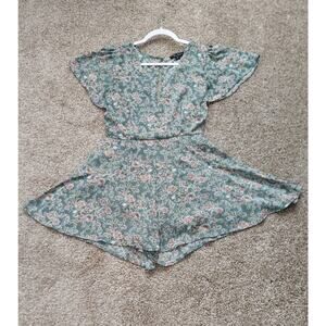 Trixxi Floral Print Romper Jr's Sz S The Buckle Sage Green Flutter Sleeve